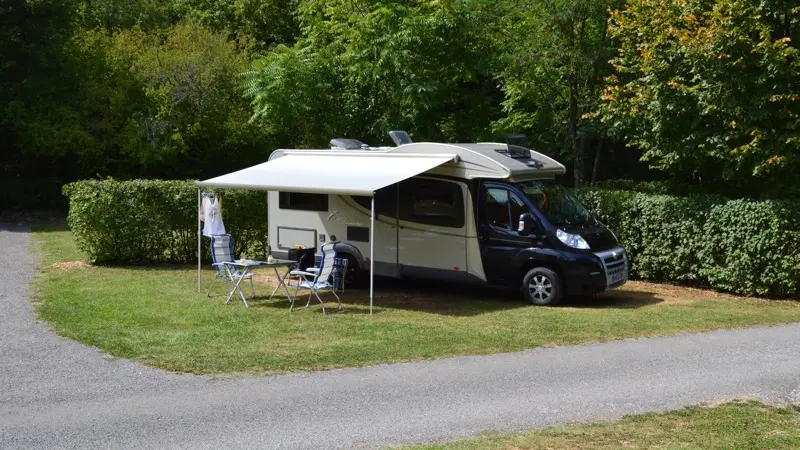 ChateauLacomté_Motor Home sur emplacement 42